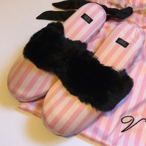 Victoria’s Secret Slippers - Picture 8 of 8